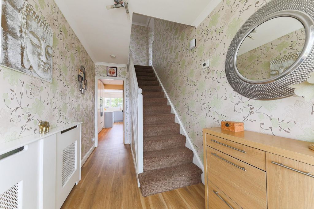 Property photo 2 of 23 Hallway