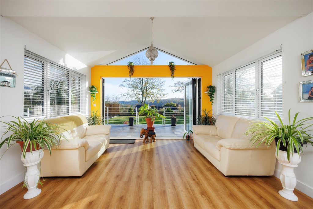 Property photo 3 of 36