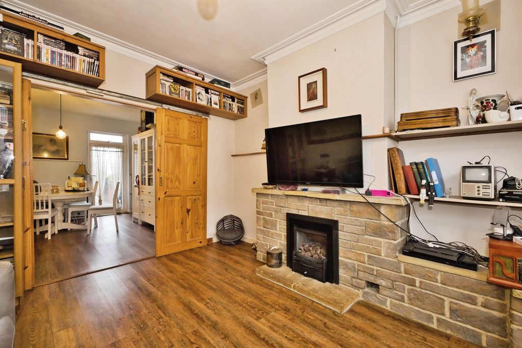 Property photo 3 of 21