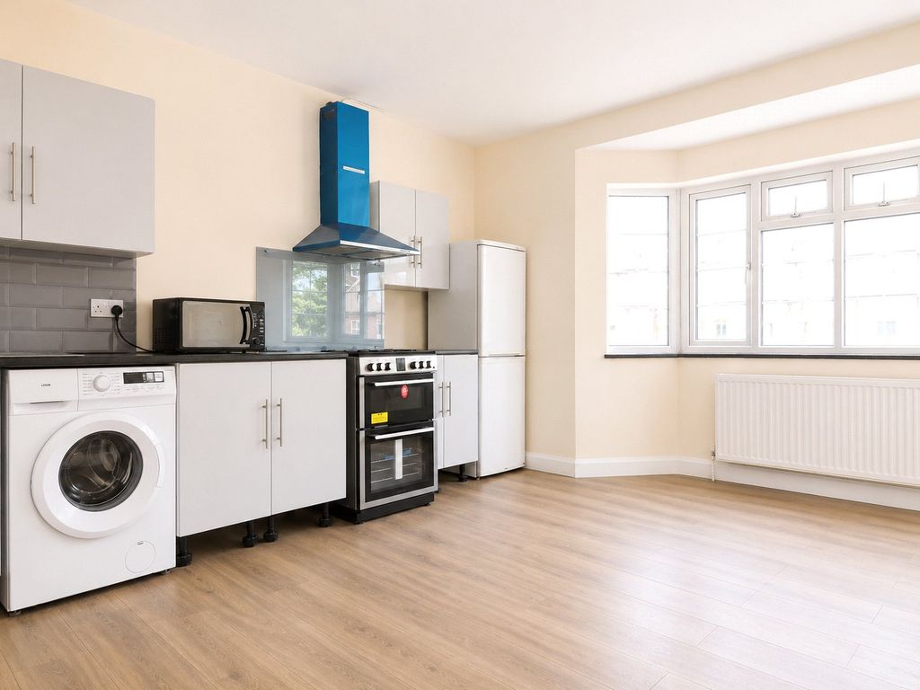 Property photo 1 of 6 Reception/Kitchen