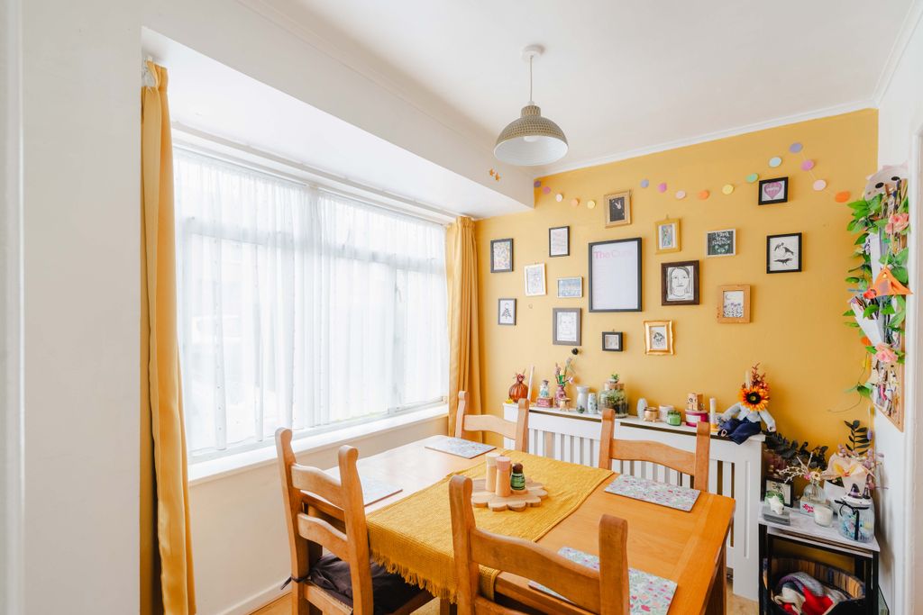 Property photo 2 of 21 14