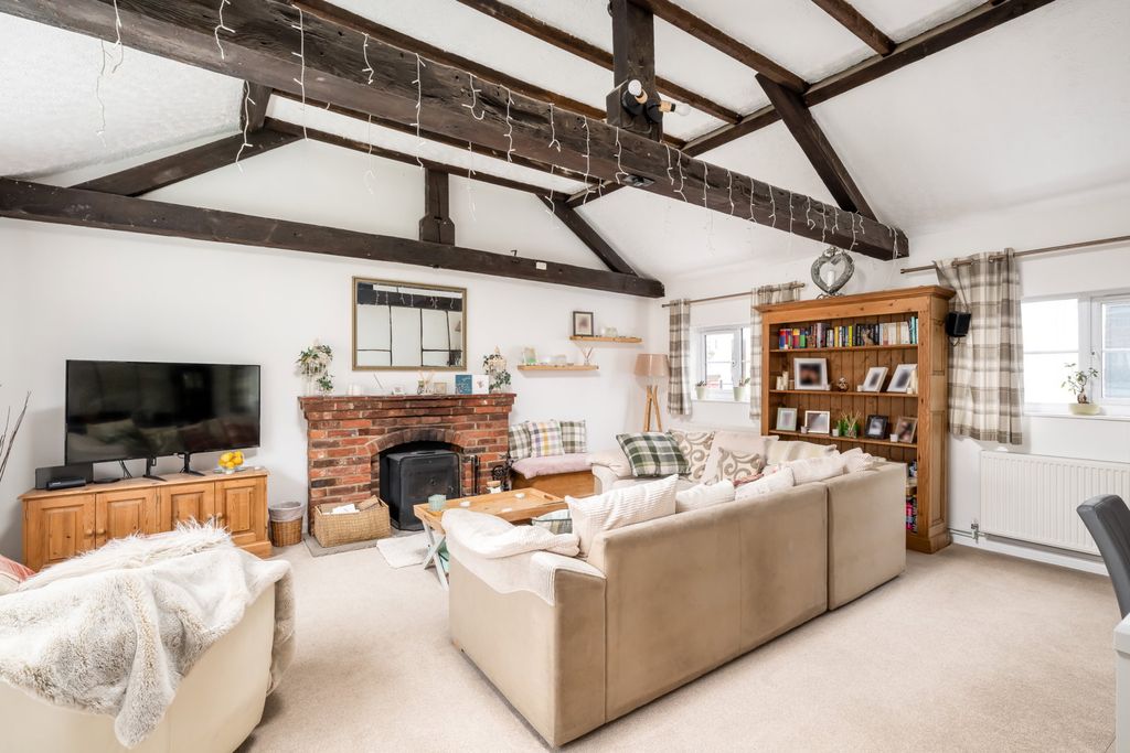 Property photo 3 of 25