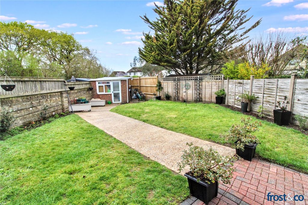 Property photo 2 of 13 Garden