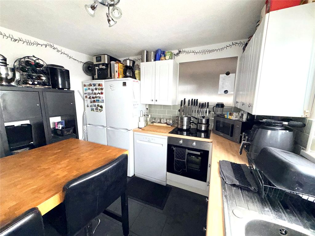 Property photo 3 of 7 Picture No. 04
