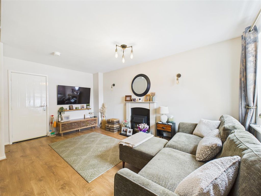 Property photo 3 of 15 Cam05193G0-Pr0034-Still006.Jpg