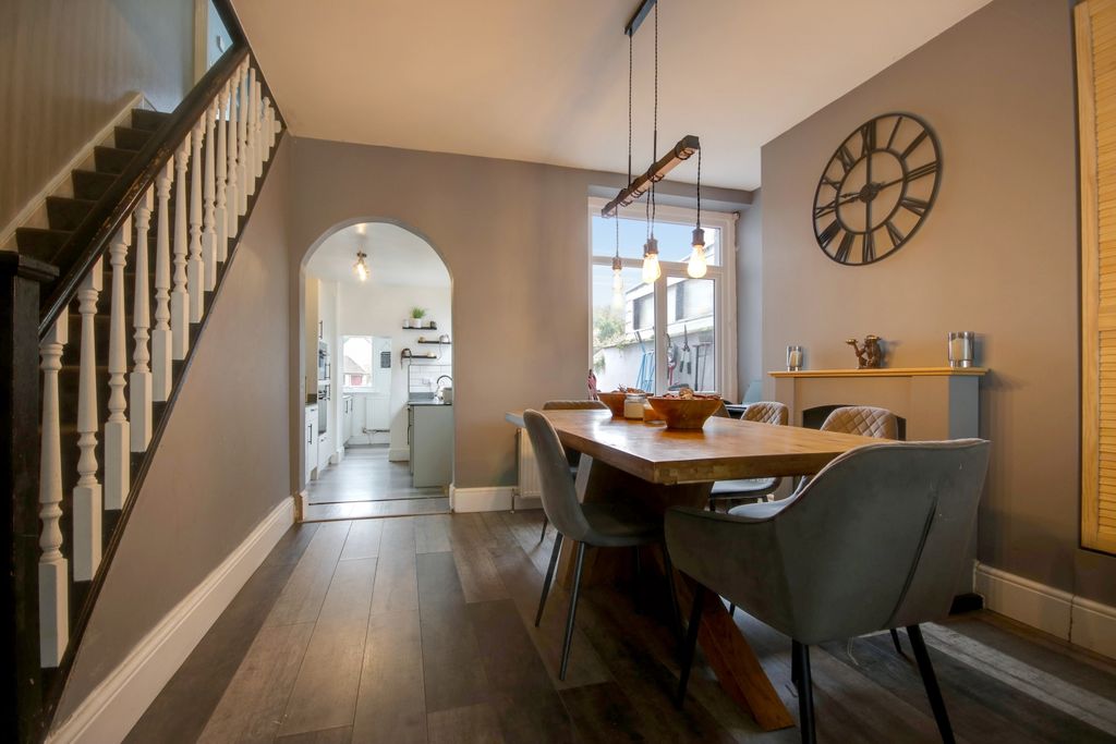 Property photo 3 of 10 Img_5229-Img_5231