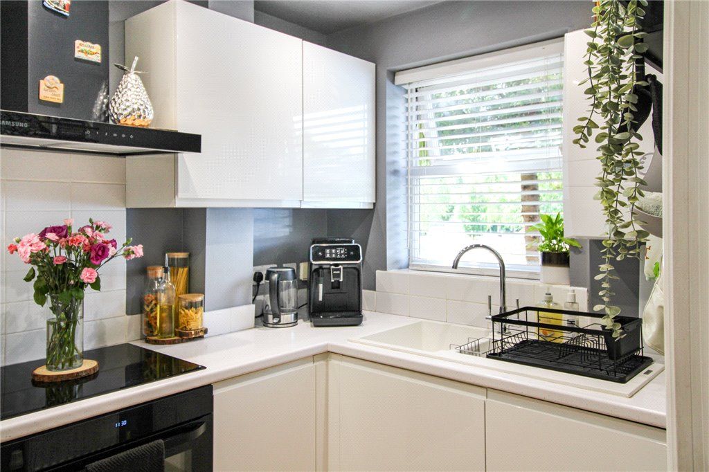 Property photo 2 of 14 Kitchen