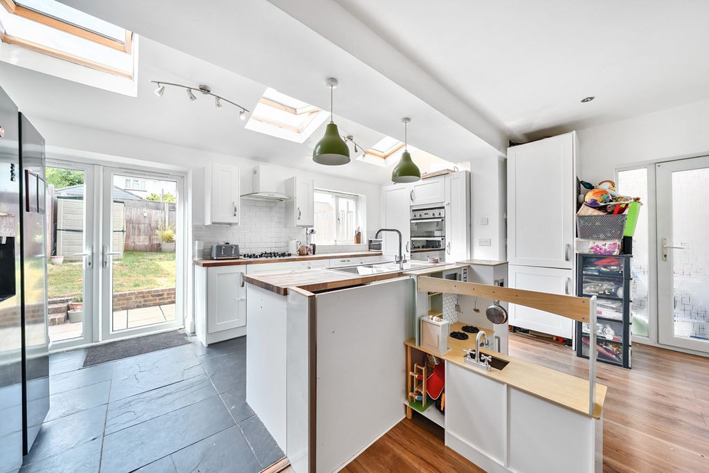 Property photo 3 of 20 1305567-7-6863A53...