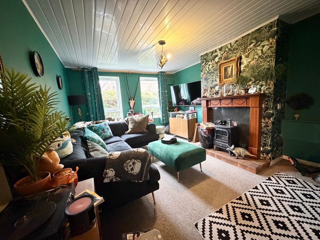 Property photo 2 of 6 Lounge