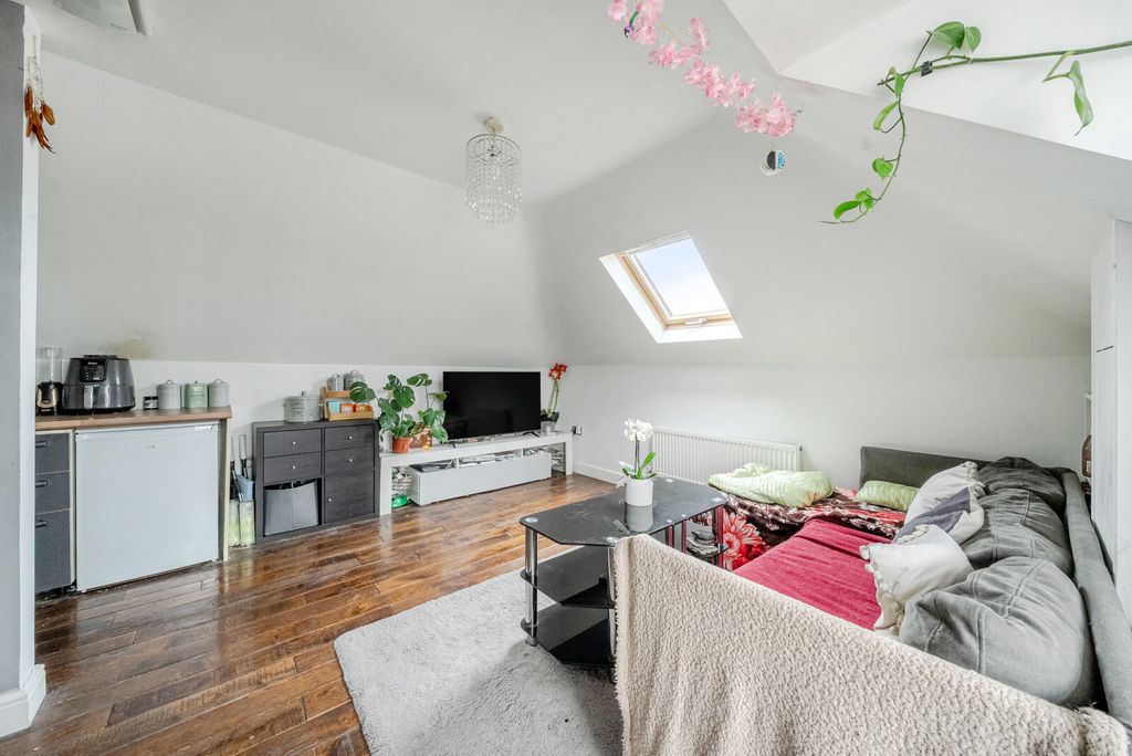 Property photo 2 of 11 Kitchen/Living Room