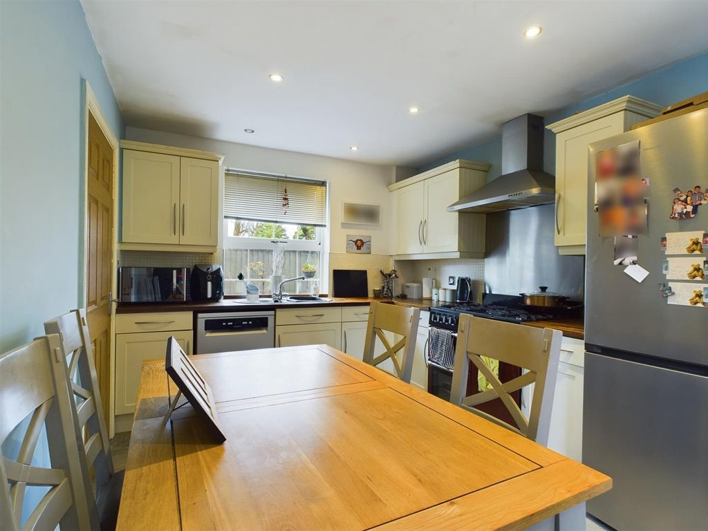 Property photo 3 of 11 Cam01804G0-Pr0146-Still005.Jpg