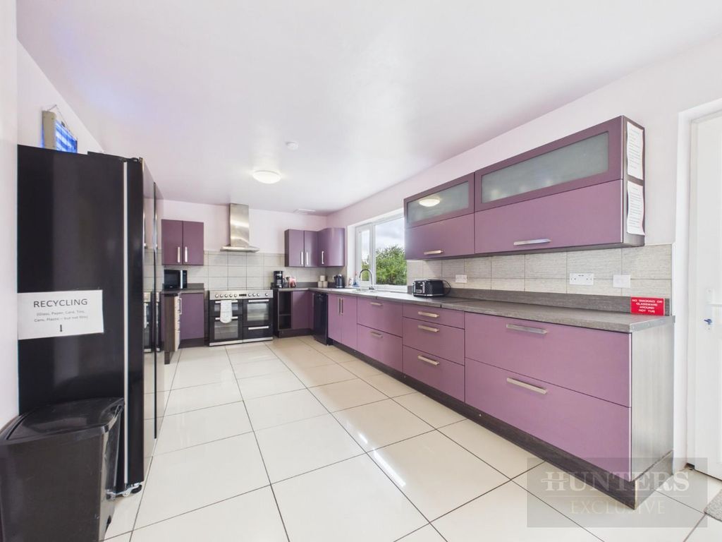 Property photo 3 of 36 Cam06497G6-Pr0014-Still031.Jpg