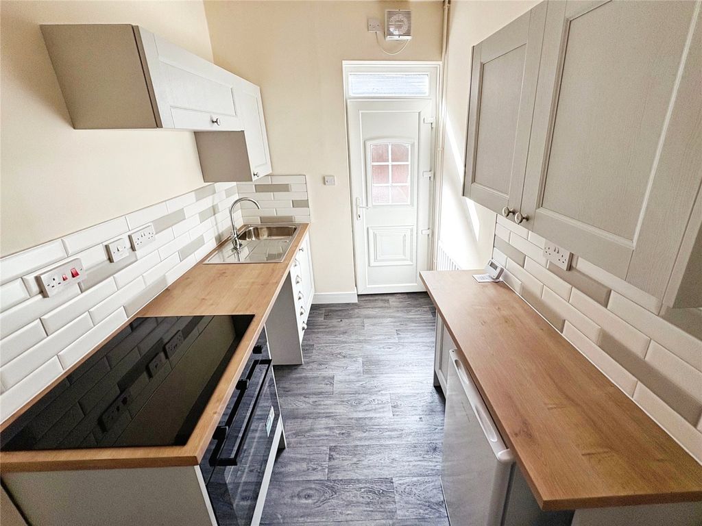 Property photo 1 of 5 Kitchen