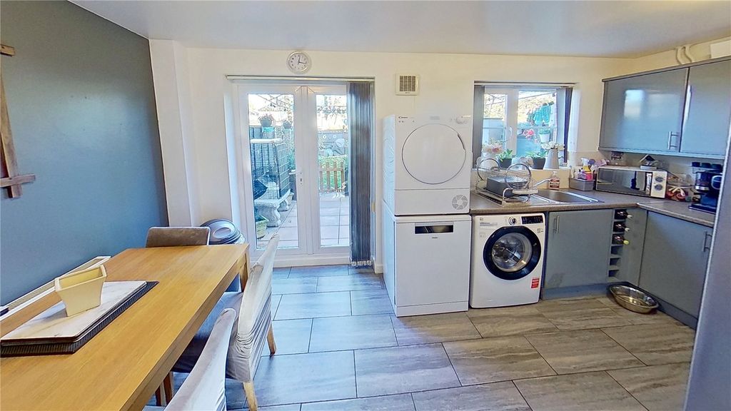 Property photo 3 of 18 Picture No. 48