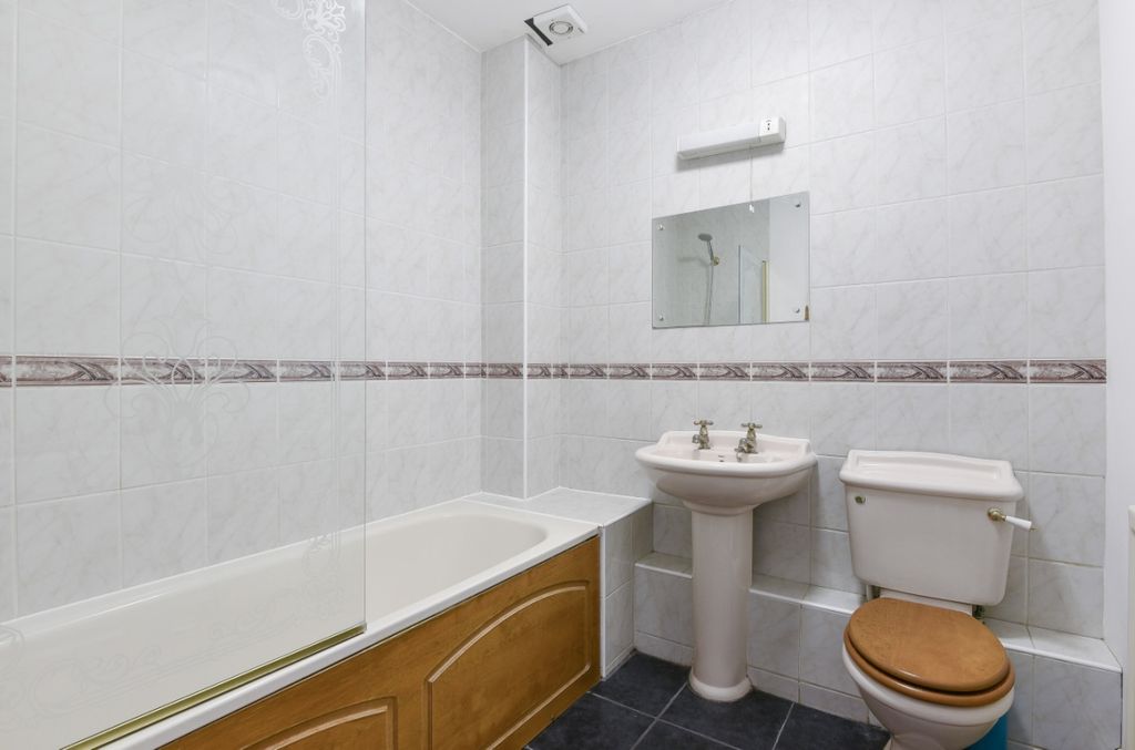 Property photo 3 of 8 208145 (5)c