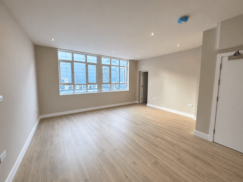 Property photo 1 of 3 1 Bed Studio To Rent North End, Croydon