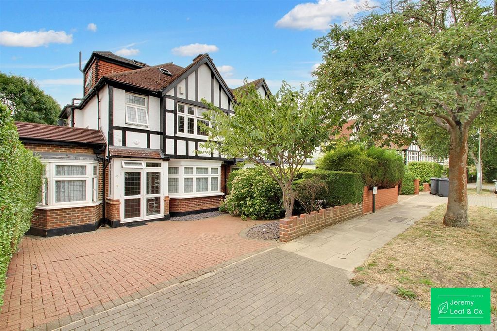 Property photo 2 of 25