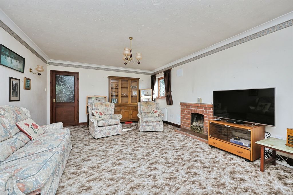 Property photo 3 of 20