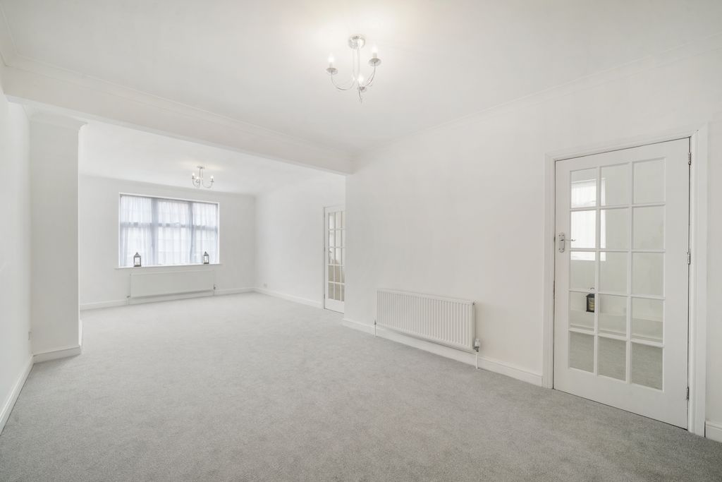 Property photo 2 of 15 Gallery