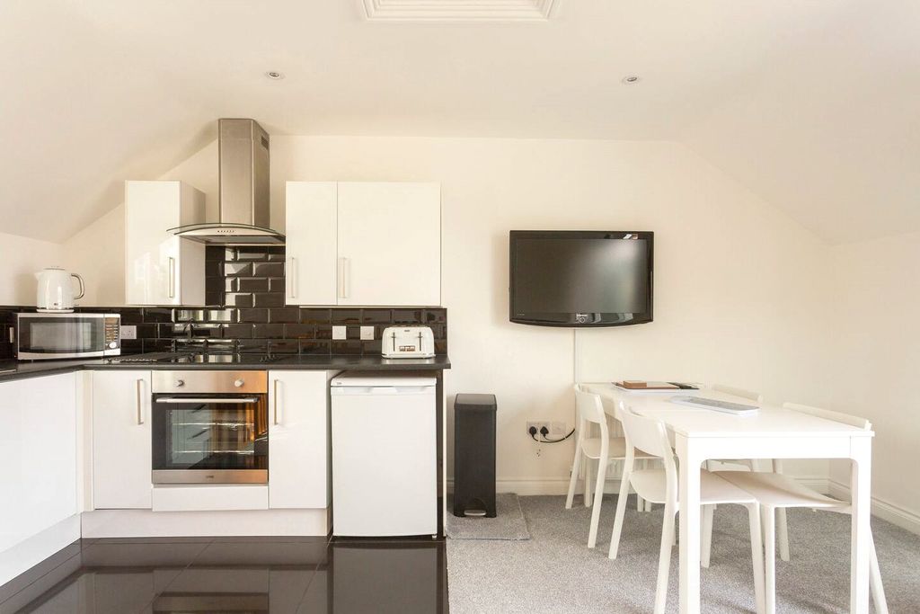 Property photo 3 of 31 Picture No. 08