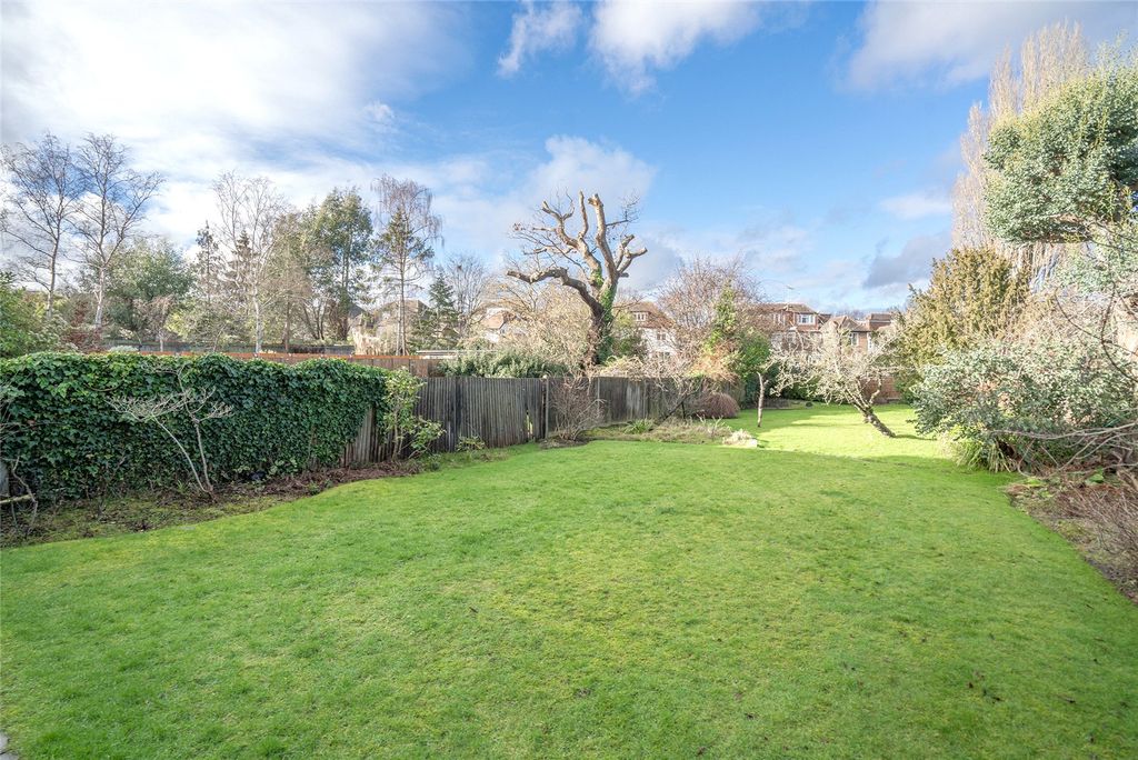 Property photo 2 of 40 Garden Ee