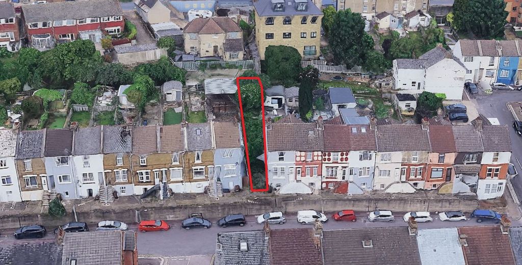 Property photo 1 of 4