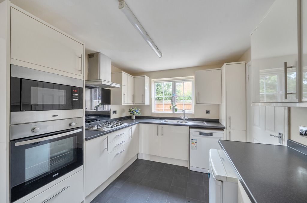 Property photo 3 of 21 1484337-17-6A4291...