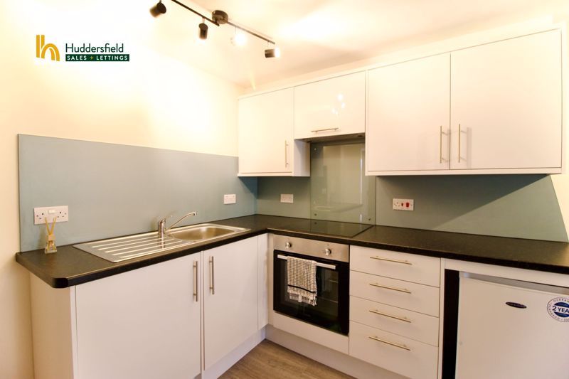 Property photo 3 of 10 Kitchen