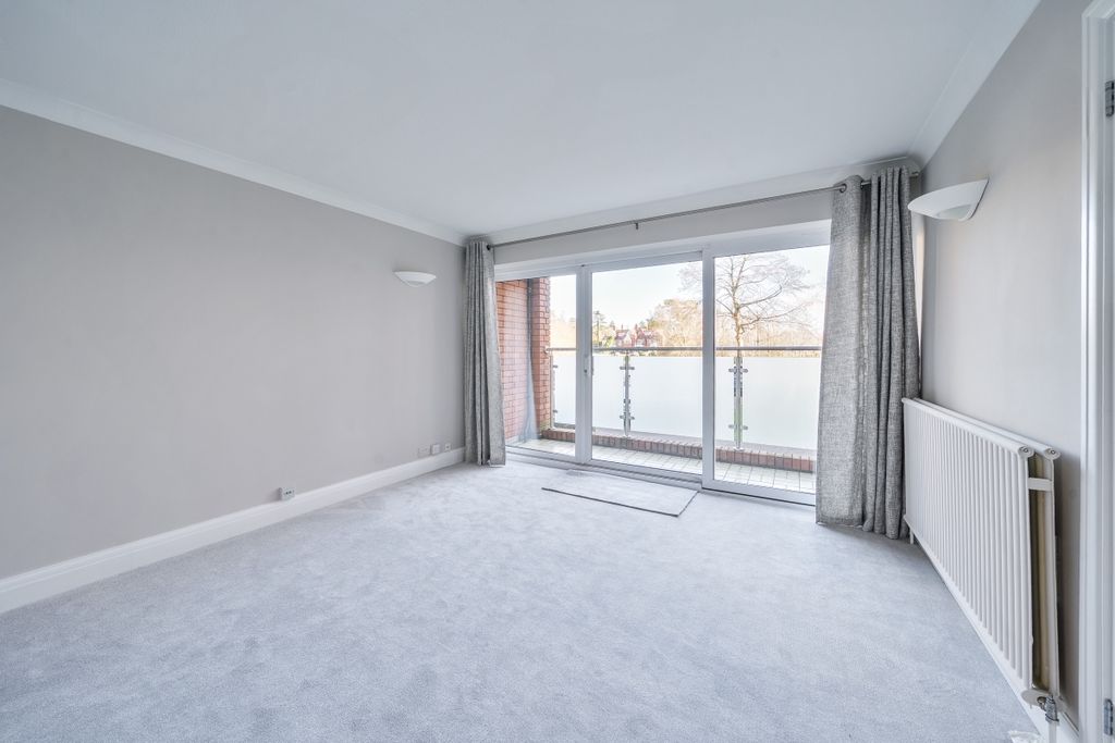 Property photo 3 of 15 1408740-8-69833Fc...