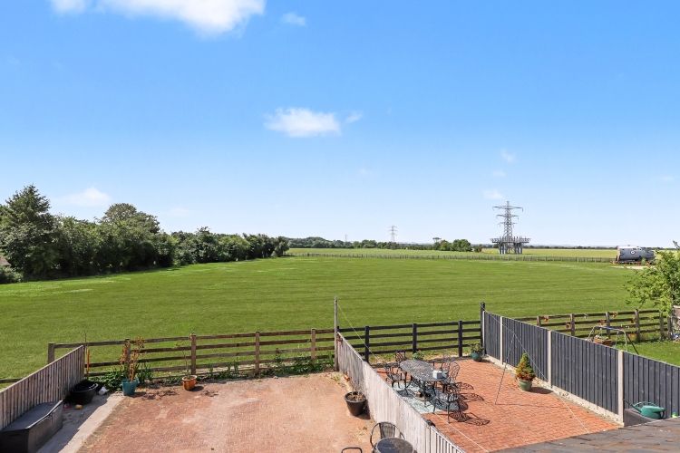 Property photo 2 of 9 331967