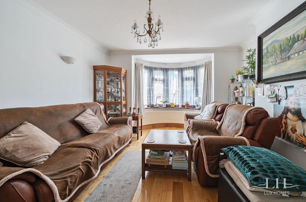 Property photo 2 of 19