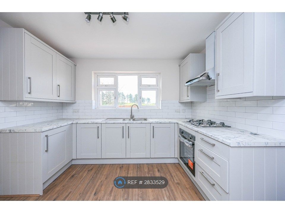 Property photo 2 of 23 Kitchen