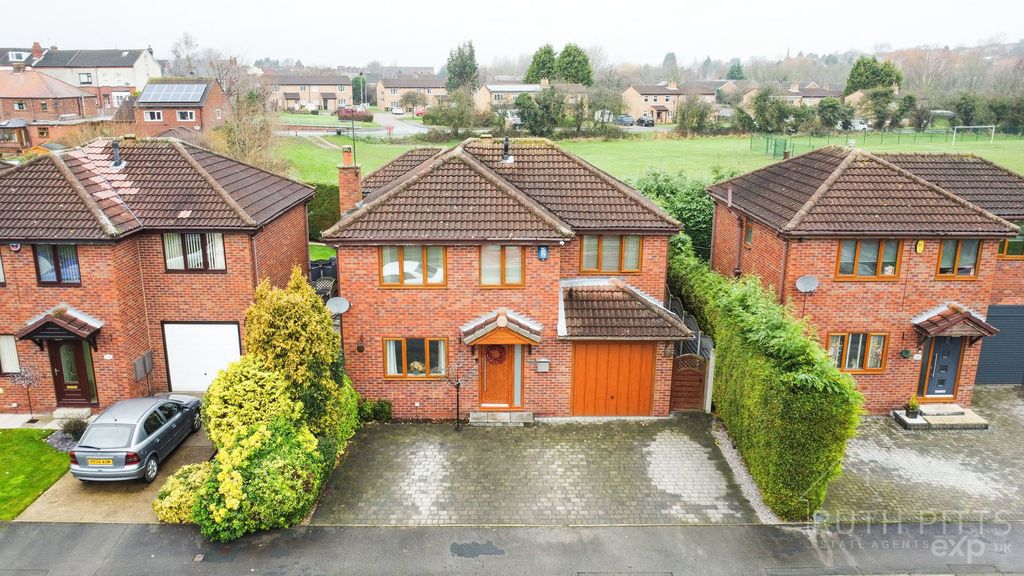 Property photo 2 of 42