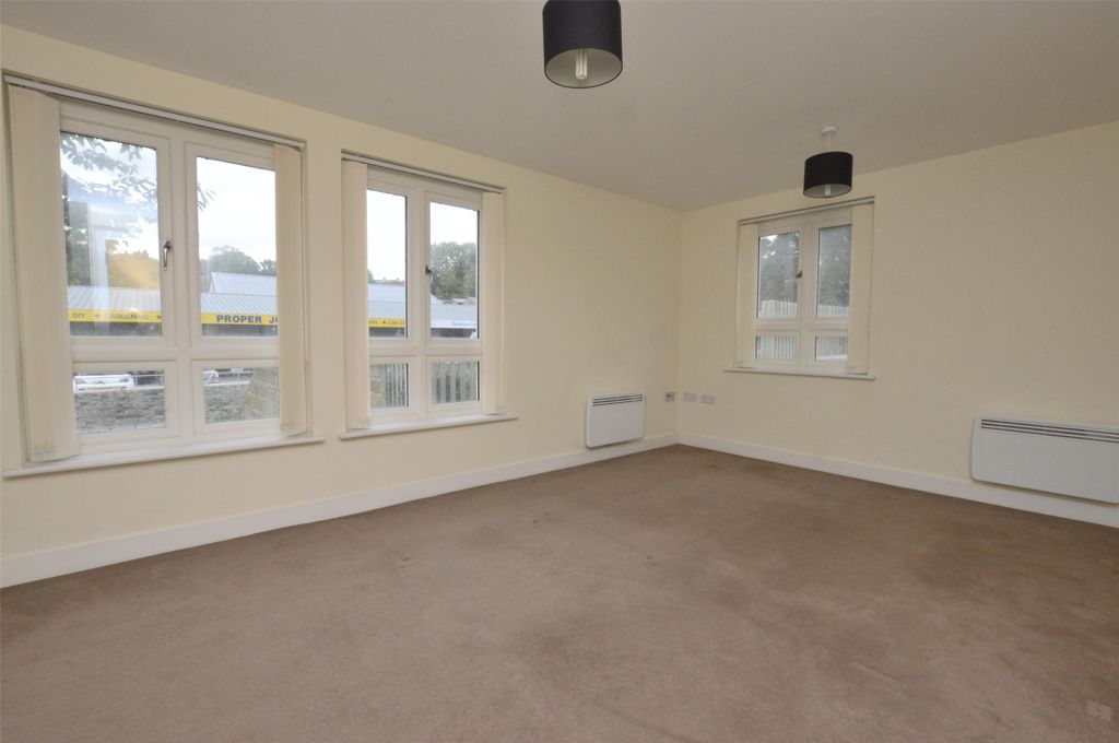 Property photo 2 of 8 Living Room