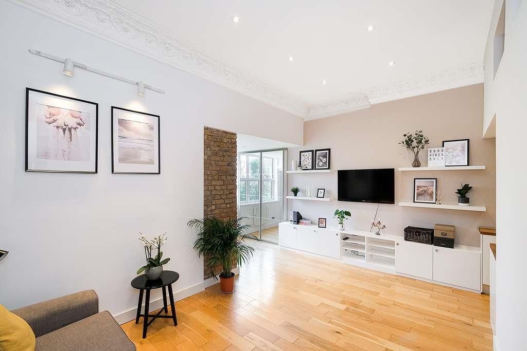 Property photo 2 of 19