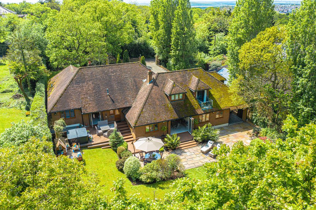 Property photo 2 of 46