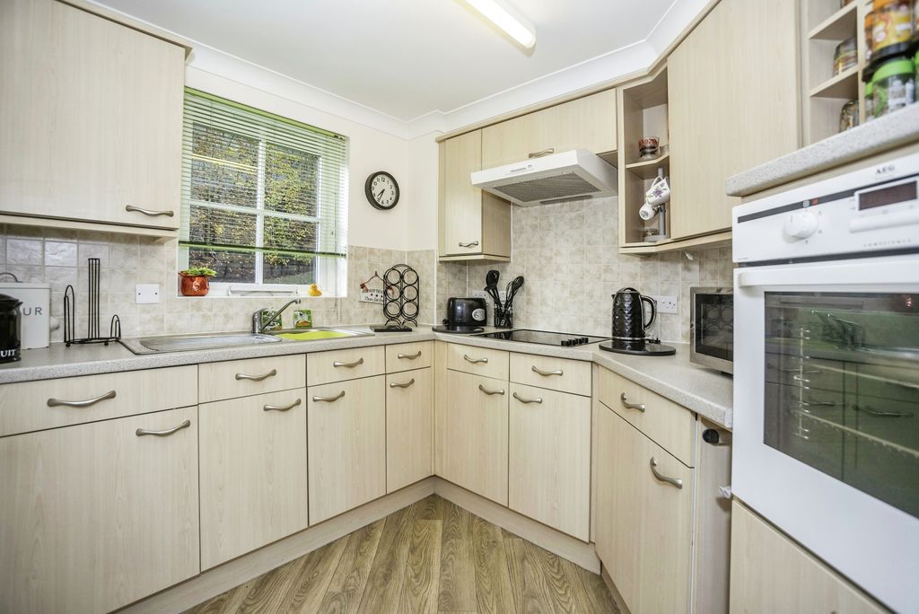 Property photo 3 of 13 Kitchen