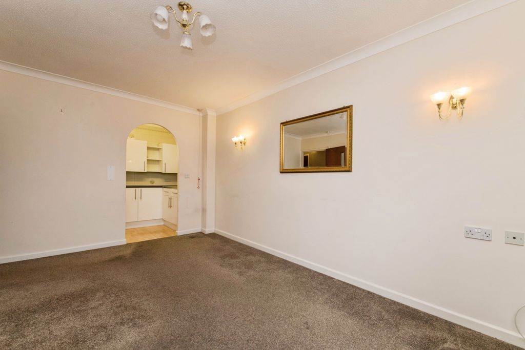 Property photo 2 of 11 Floorplan