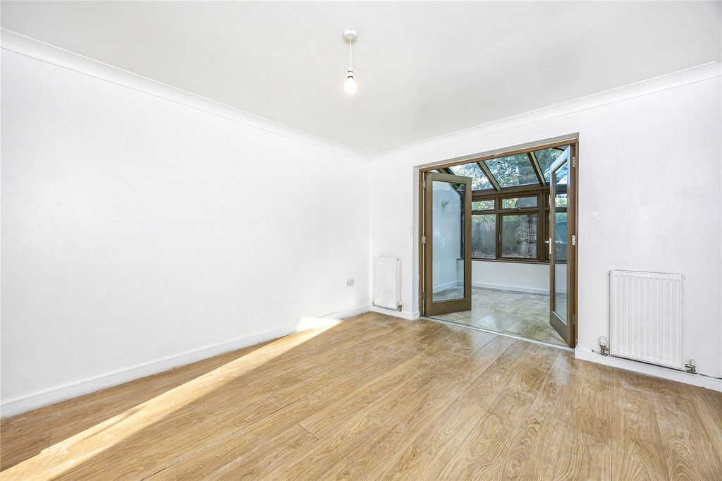 Property photo 3 of 17 Picture No. 14