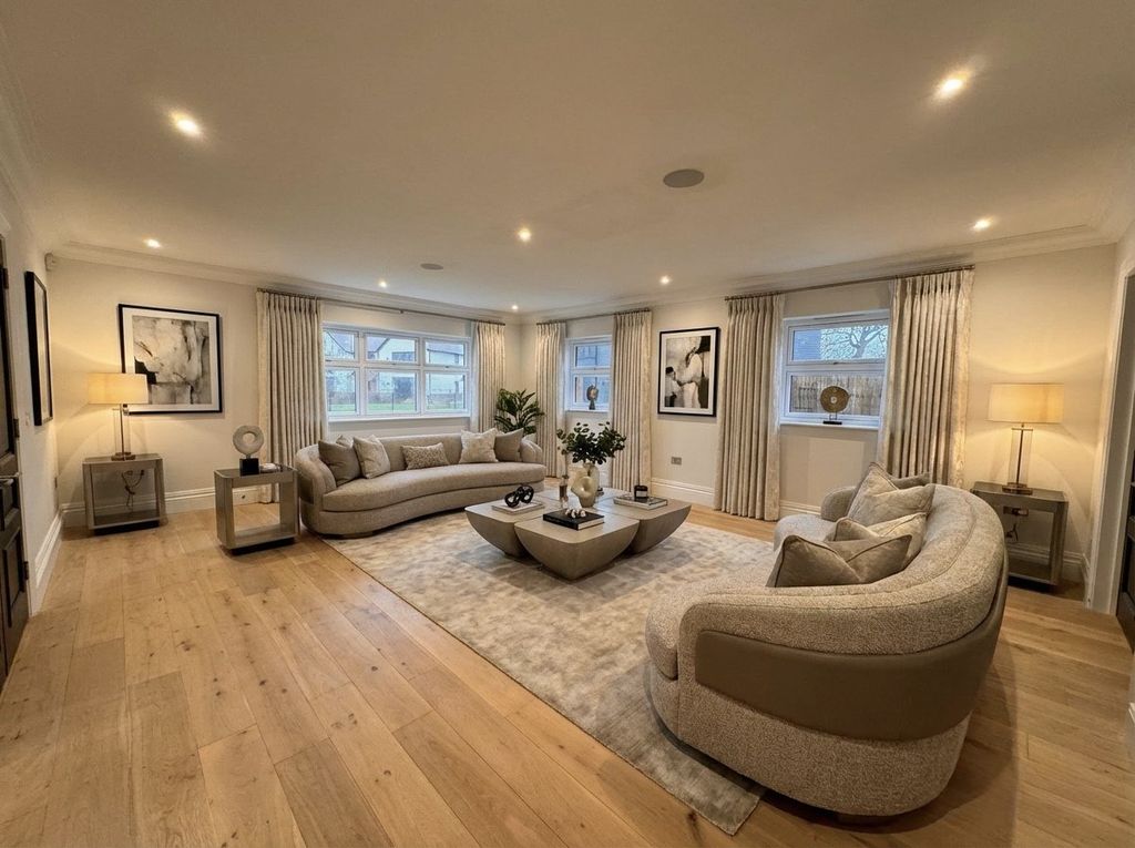 Property photo 2 of 13 Gallery