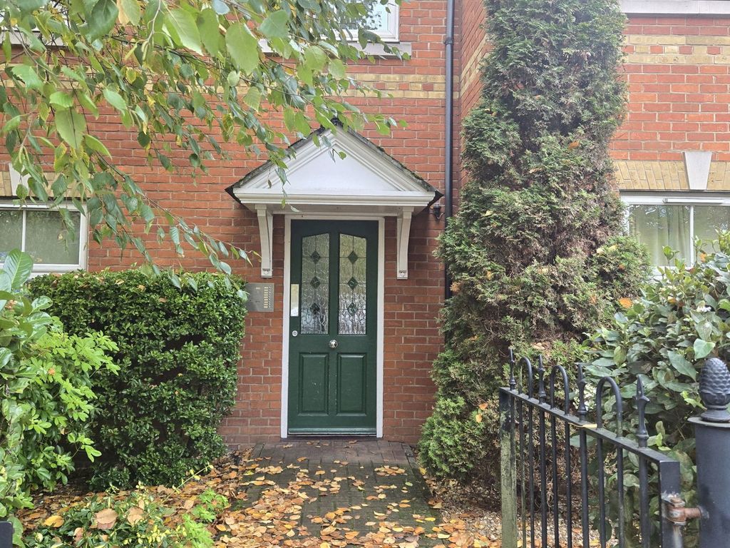 Property photo 1 of 2