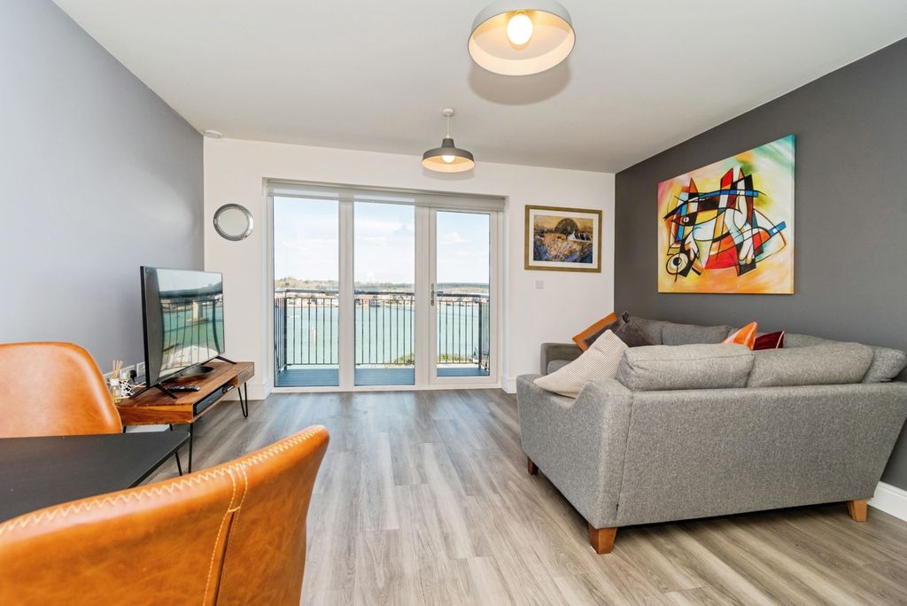 Property photo 3 of 15 Photo