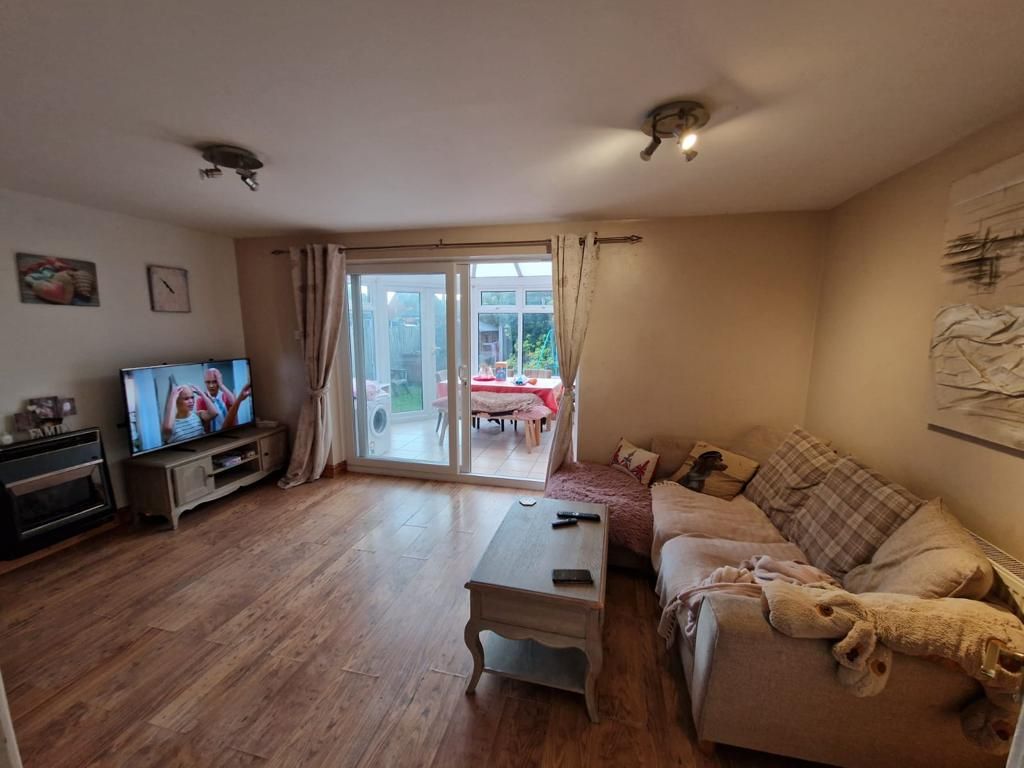 Property photo 1 of 3 Lounge