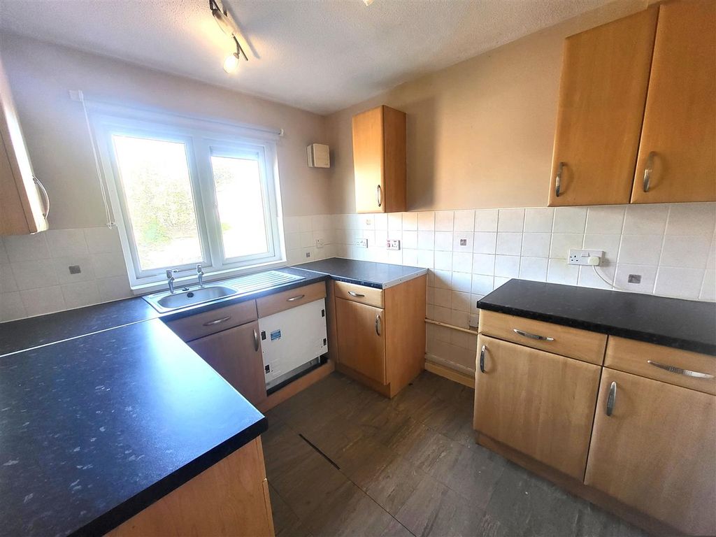 Property photo 3 of 6 Kitchen.Jpg