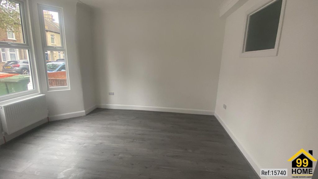 Property photo 2 of 19 Photo 1