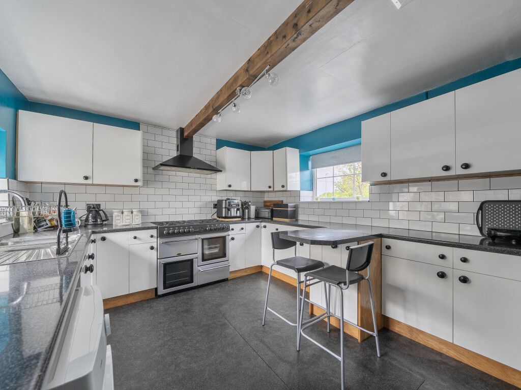 Property photo 2 of 21 1457329-19-69Fc99...