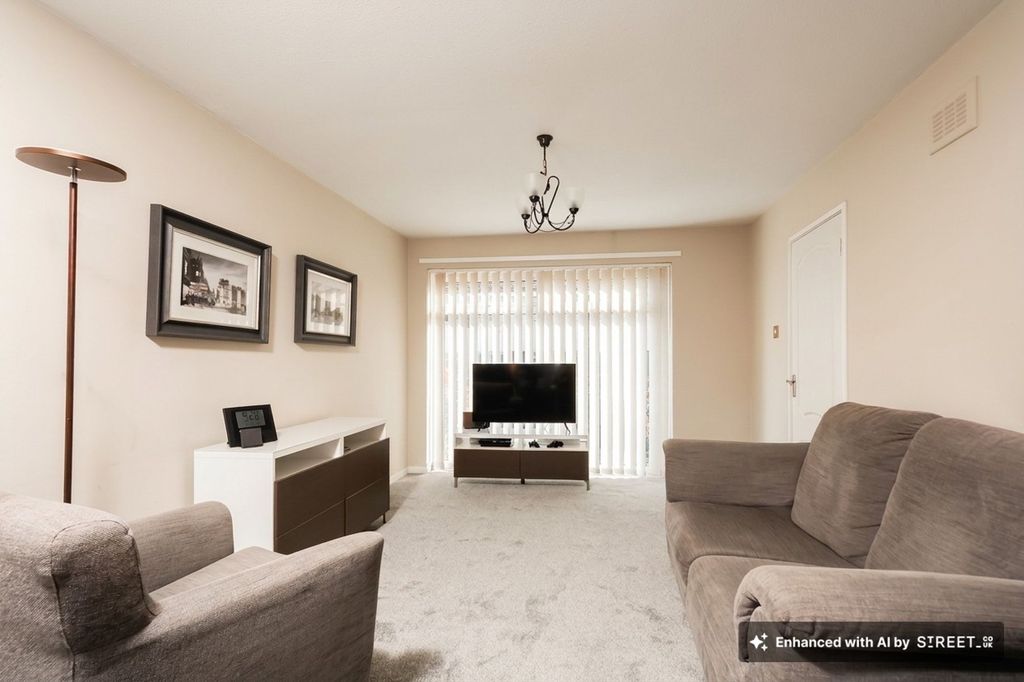 Property photo 2 of 25