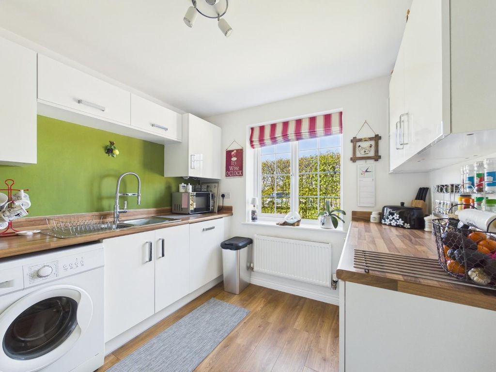 Property photo 2 of 22 Kitchen