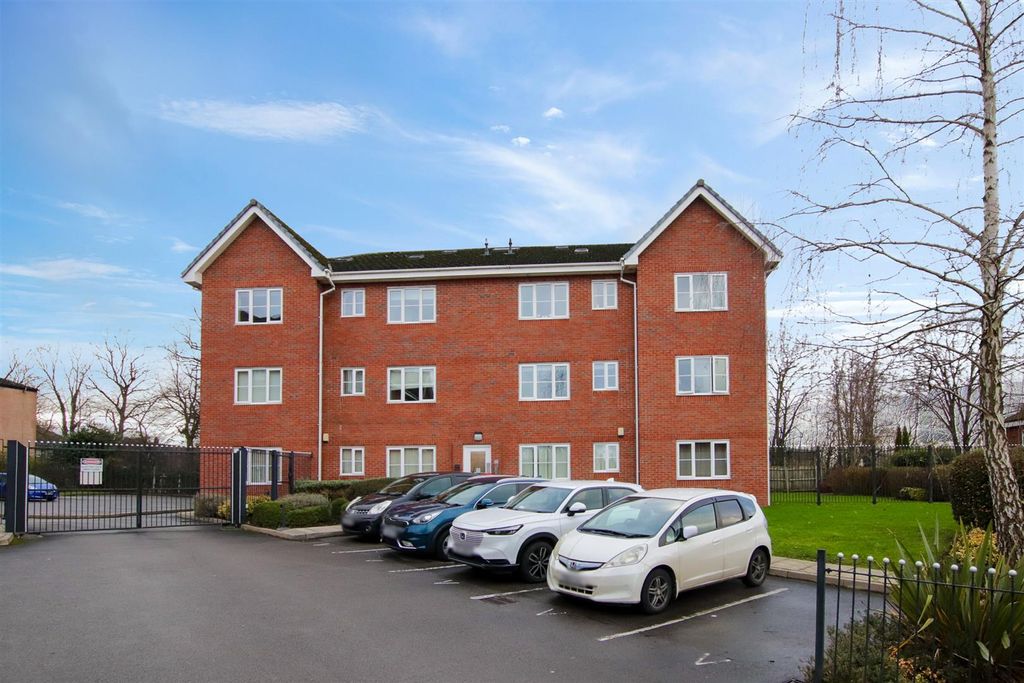 Property photo 1 of 9