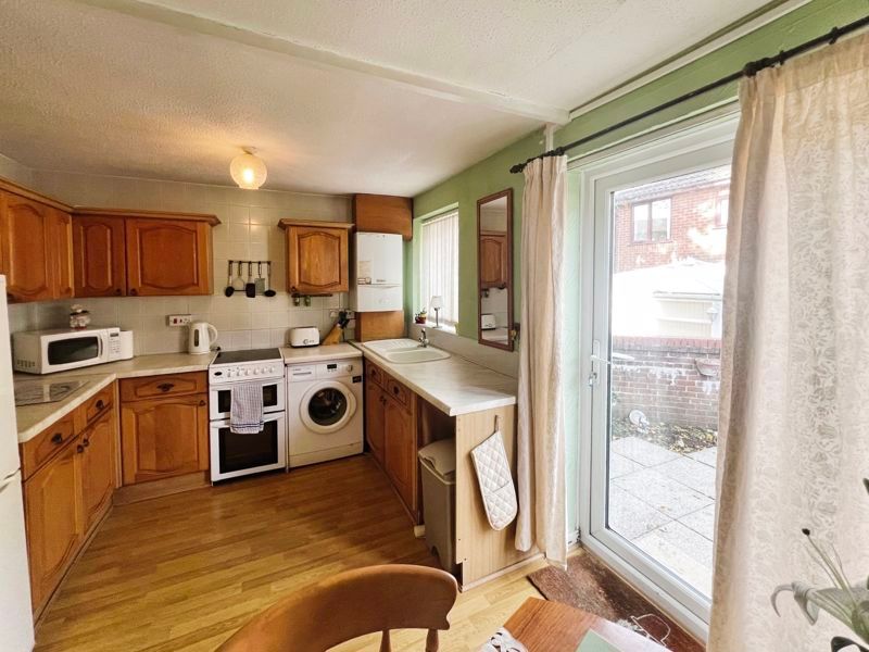 Property photo 3 of 14 Kitchen